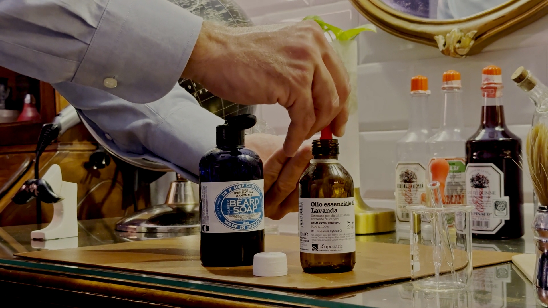 Prodotti artigianali: sapone da barba e olio essenziale di lavanda